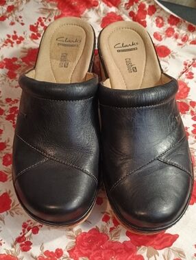 Clarks Black Leather Slip-On Mules with Cushioned Insole